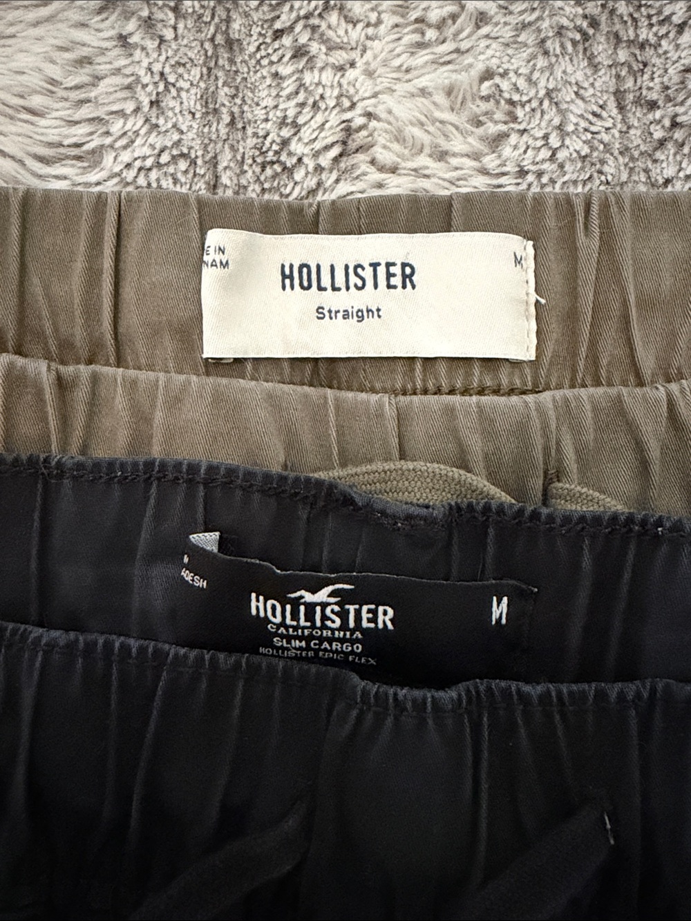 Hollister Men’s Cargo Jogger Pants 2-Pair Bundle Black Olive - Size Medium - Picture 2 of 5